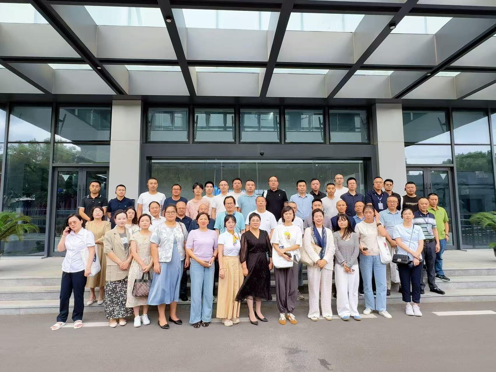 第二期绵阳专精特新企业家班聚焦XL新利·(中国)集团实践